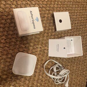 Apple A1392 Airport Express 2nd Generation Dualband 802.11n WiFi Router